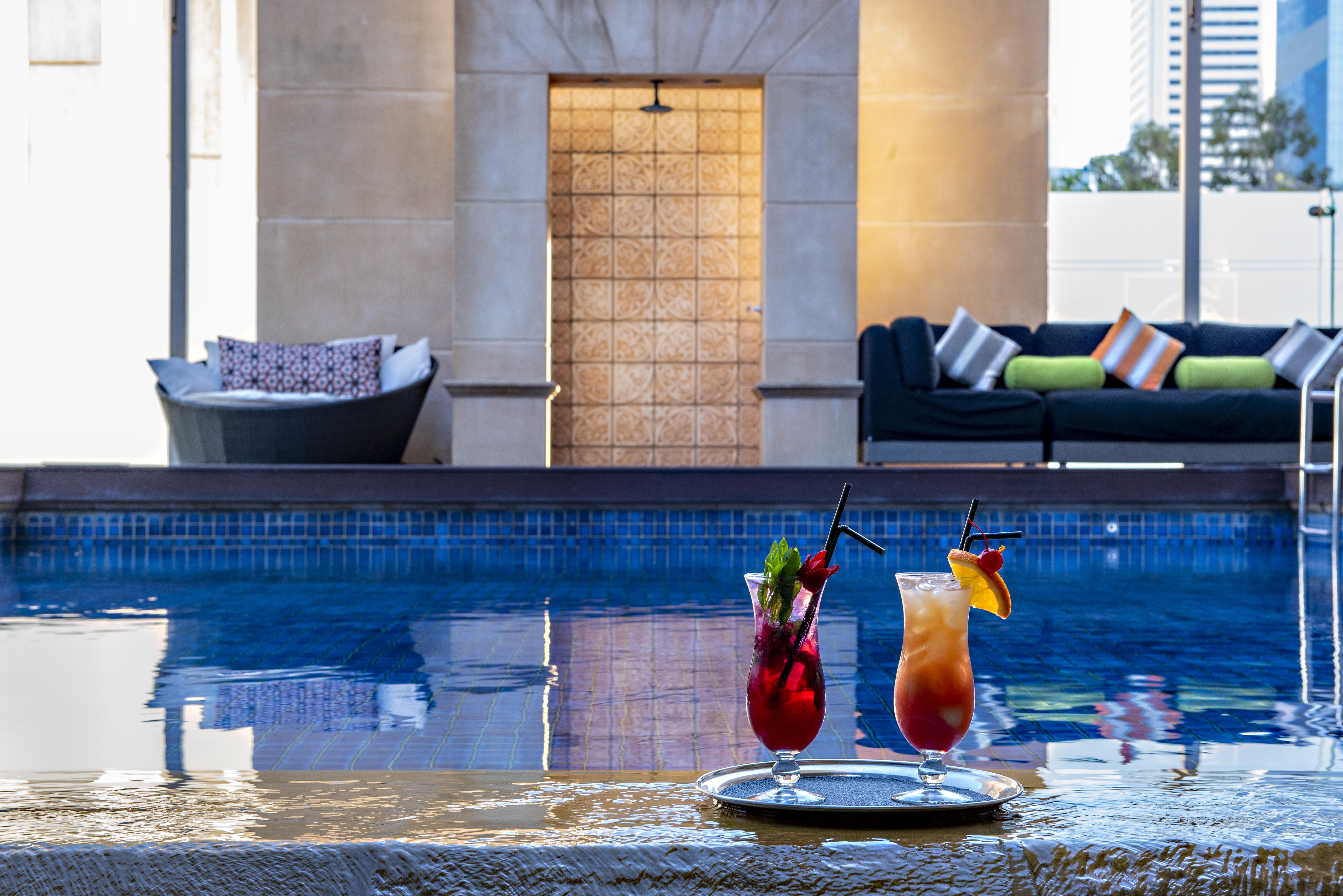 Duxton Hotel Перт Экстерьер фото Pool at the hotel
