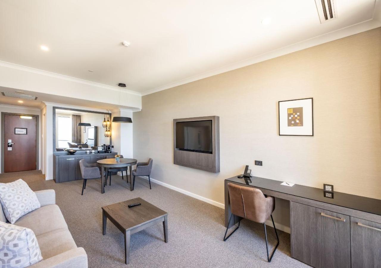 Duxton Hotel Перт Экстерьер фото A suite at the hotel