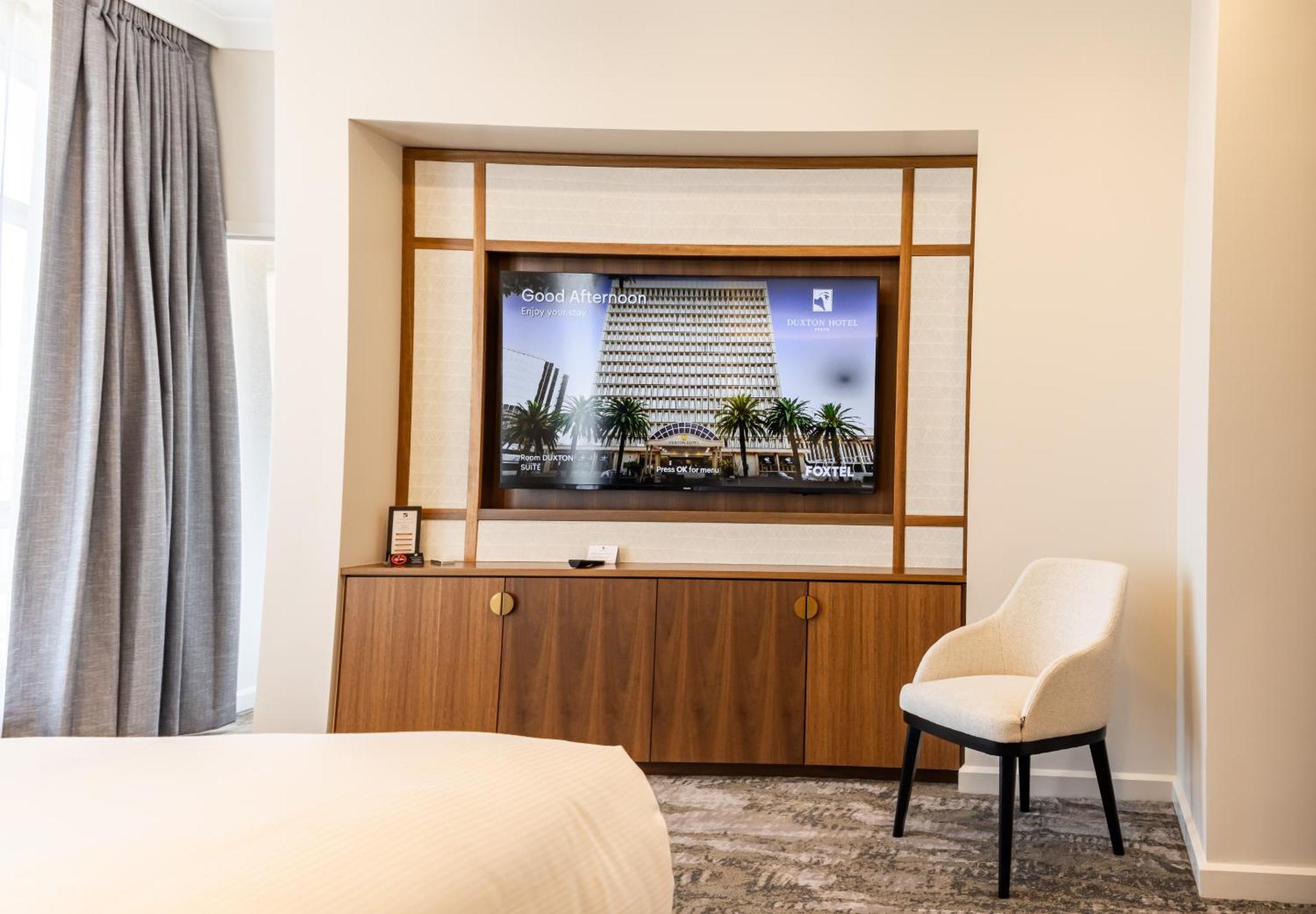 Duxton Hotel Перт Экстерьер фото A room at the hotel