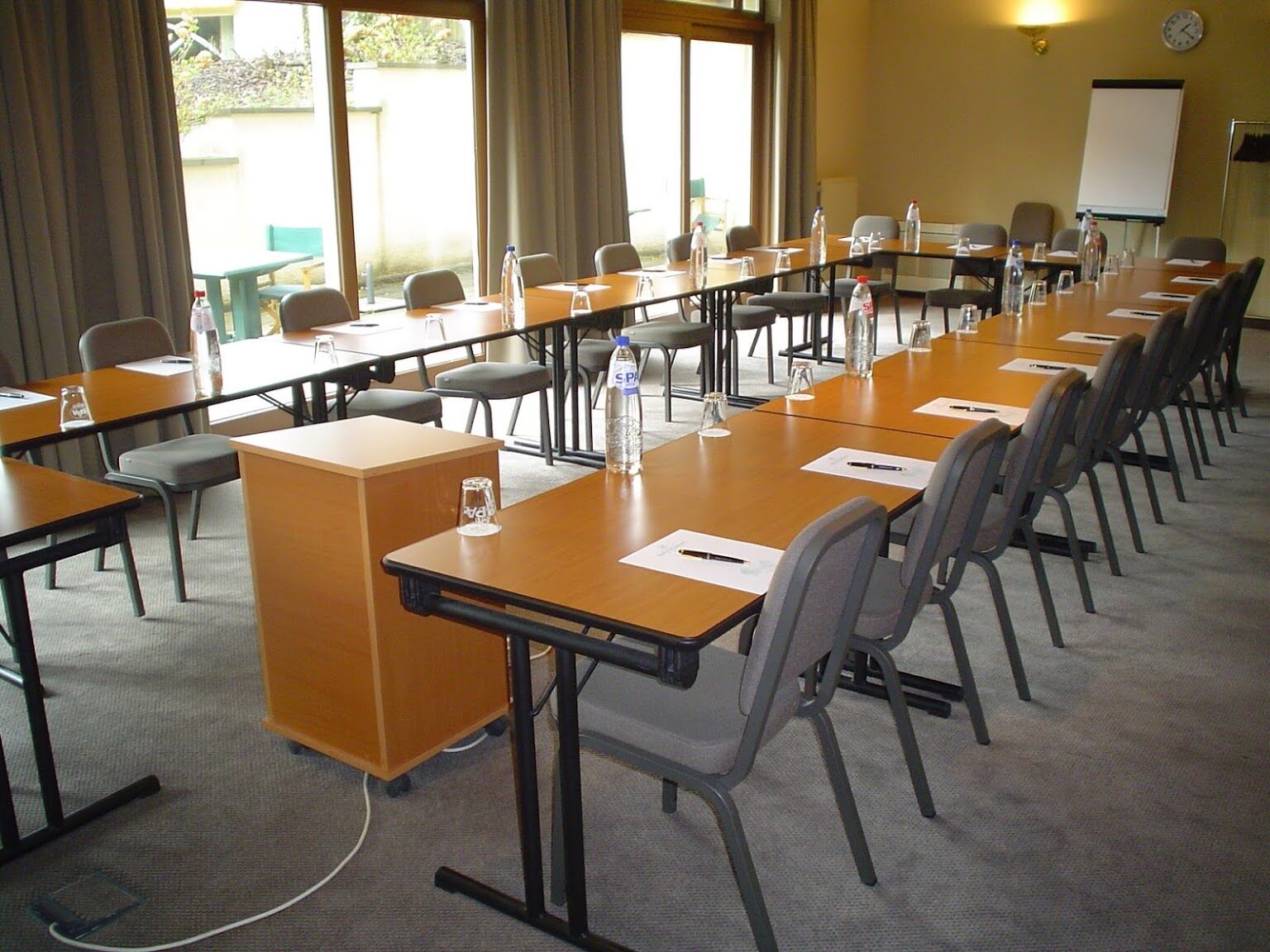 Duxton Hotel Перт Экстерьер фото A typical meeting room